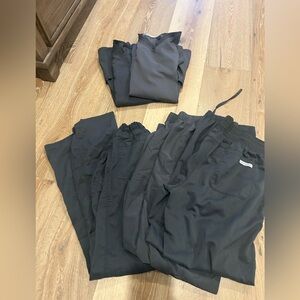 Charcoal Gray Women’s Scrubs Size Medium- read description!